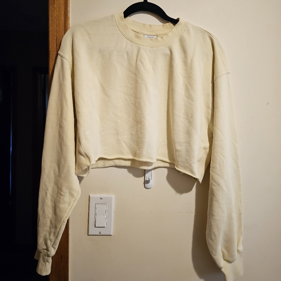Aritzia TNA Airy Fleece Boyfriend Cropped Sweatshirt. Size 2 - Picture 2 of 7